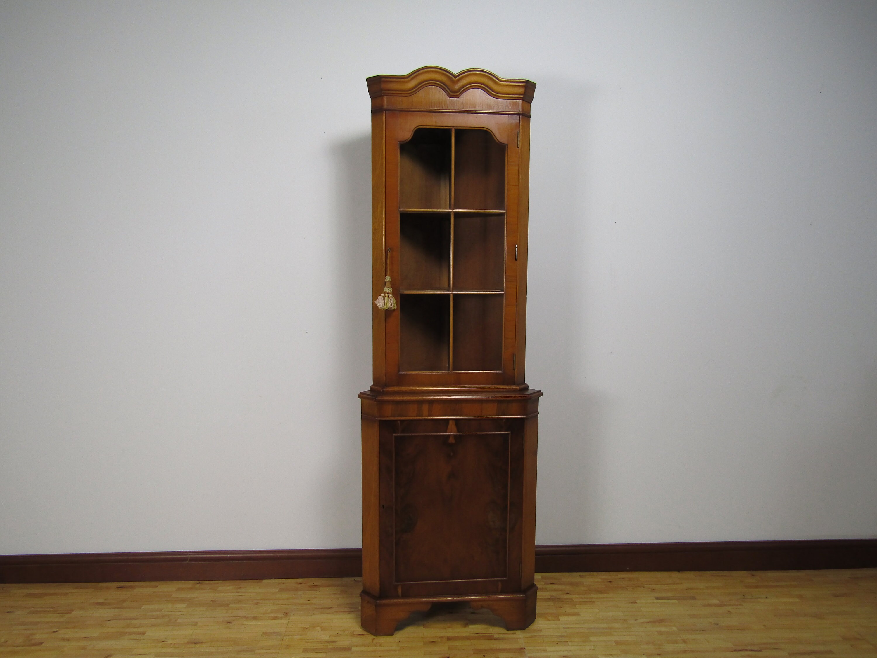 Oak Corner for sale Only 2 left at 60