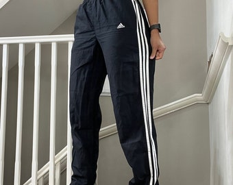 Women’s Adidas Low-Waist Relax Fit Windbreaker Track Pants Tracksuit Bittom Size L unisex Black with white stripes y2k