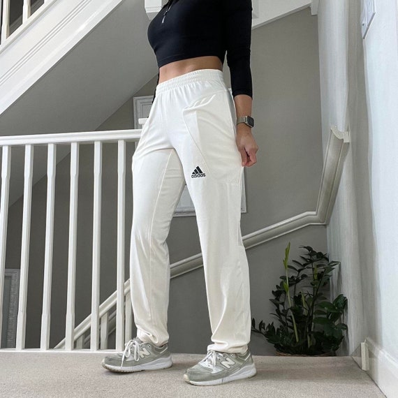 Adidas White Tapered Slim Fit Softshell Slim shit.Cotton lined Tracksuit Bottom Size S unisex Rare Vintage 00s