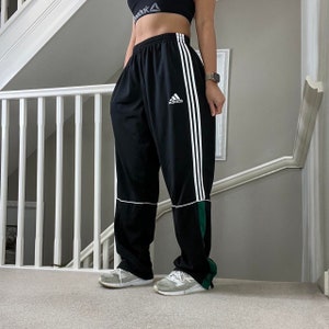Old Navy Active 3/4 Cropped Black and White - Depop