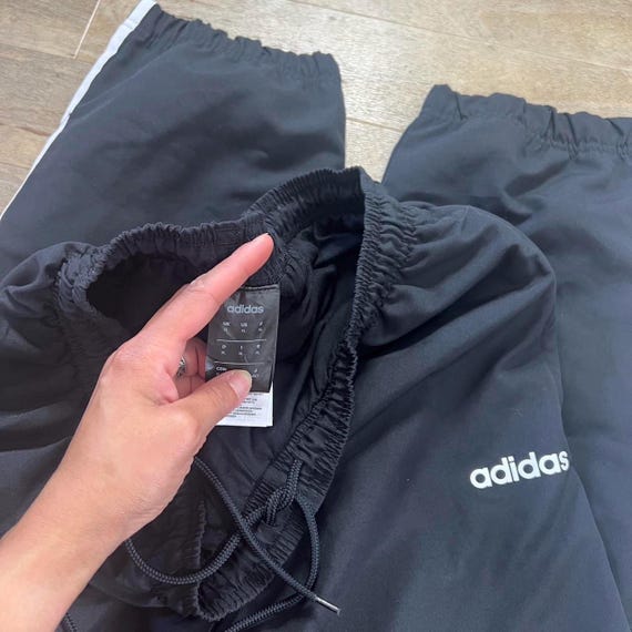 Jogging adidas resserré en bas hotsell