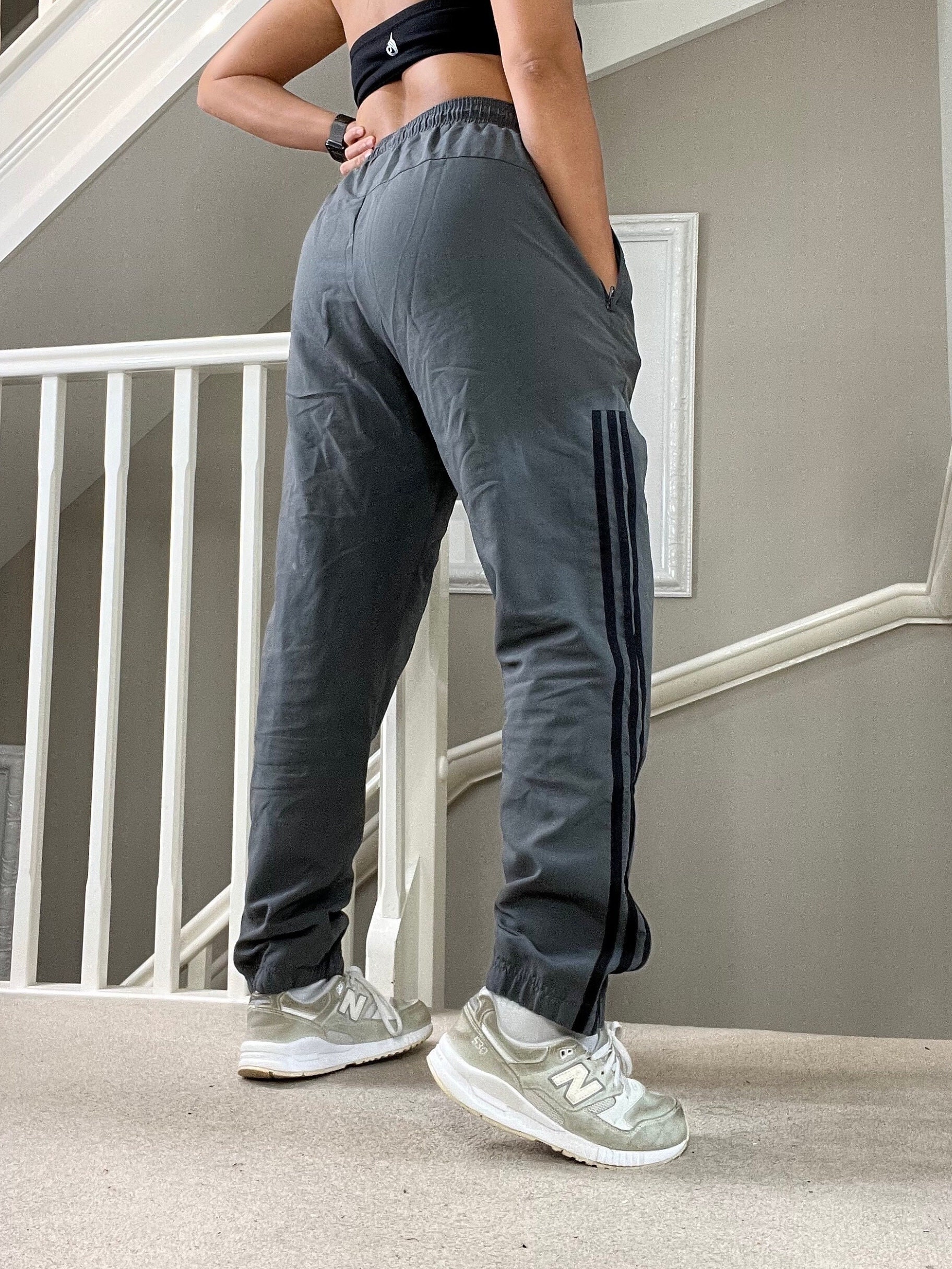 Adidas Baggy Fit Joggers Track Pants Trackies Size XL Unisex Grey With  Black Stripes -  Canada