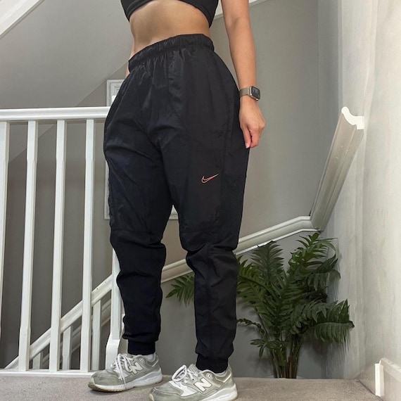 Y2K Nike Baggy Fit Tapered Leg Windbreaker Trouser Track