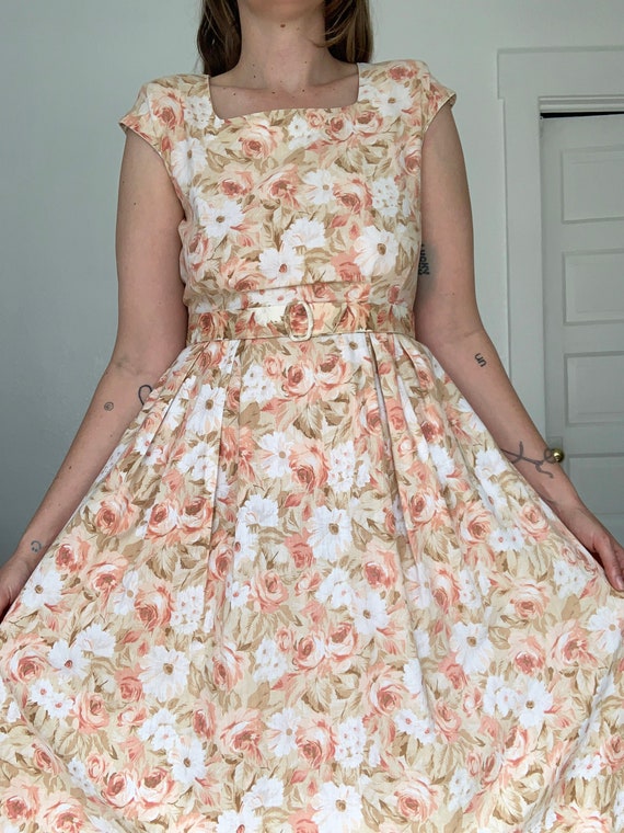 Lovely 1980's Floral Dress