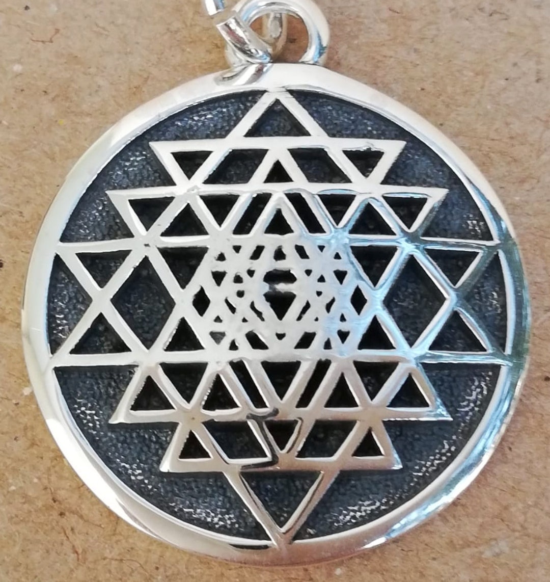 Pendentif Sri Yantra Argent 925 – Géométrie Sacrée – Mystique – 4g – Sans Marque