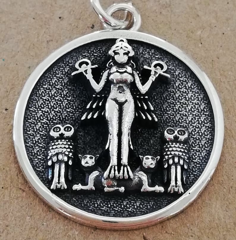 Inanna / Ishtar / Ereshkigal / Lilith, dark mother and goddess of the night - T-shirt female fitted main image 0