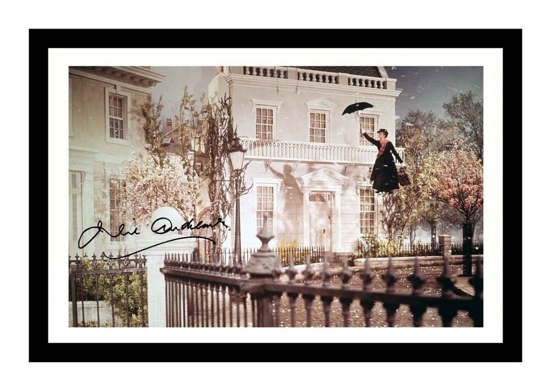 MARY POPPINS CAST Signed Autographed Photo color togeather COA Hologram main image 1