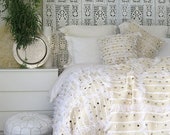 Moroccan Wedding Handira Blanket With 2 pillows, Vintage Wedding Blanket White,Hand Woven Bed Cover by Berber Artisans on Wooden Looms. Bw46