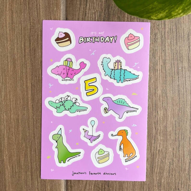 Vattentät vinylklistermärke med dinosauriemotiv i premiumkvalitet - Tål maskindisk bild 6