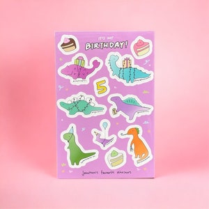 Vattentät vinylklistermärke med dinosauriemotiv i premiumkvalitet - Tål maskindisk Glossy