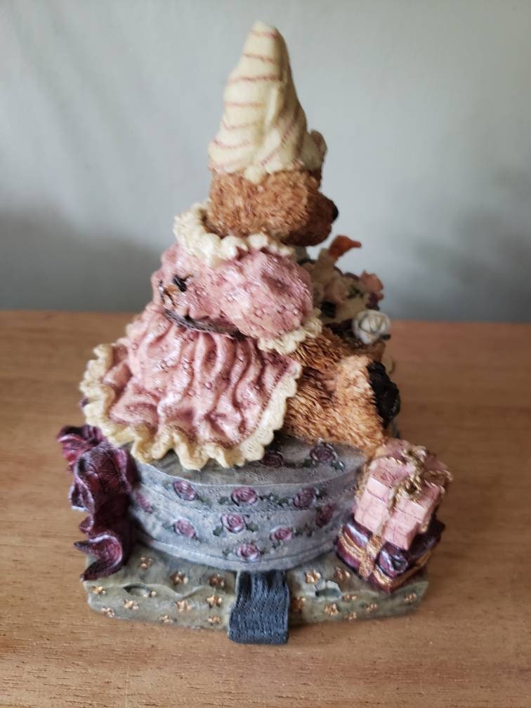 Vintage Music Box,boyd Music Box, Happy Birthday Music Box, Bear Music