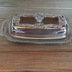 Vintage butter dish, Siverplated dish, Butter dish, Glass butter dish, Unique butter dish, Dining decor,Kitchen decor, Ornate dish