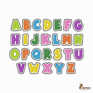 以下が含まれることがあります： カラフルな漫画スタイルの文字の完全なアルファベット。各文字は黒で縁取られ、白い縁取りがあり、それぞれ異なる明るい色で塗りつぶされています。文字は白い背景に並んでいます。