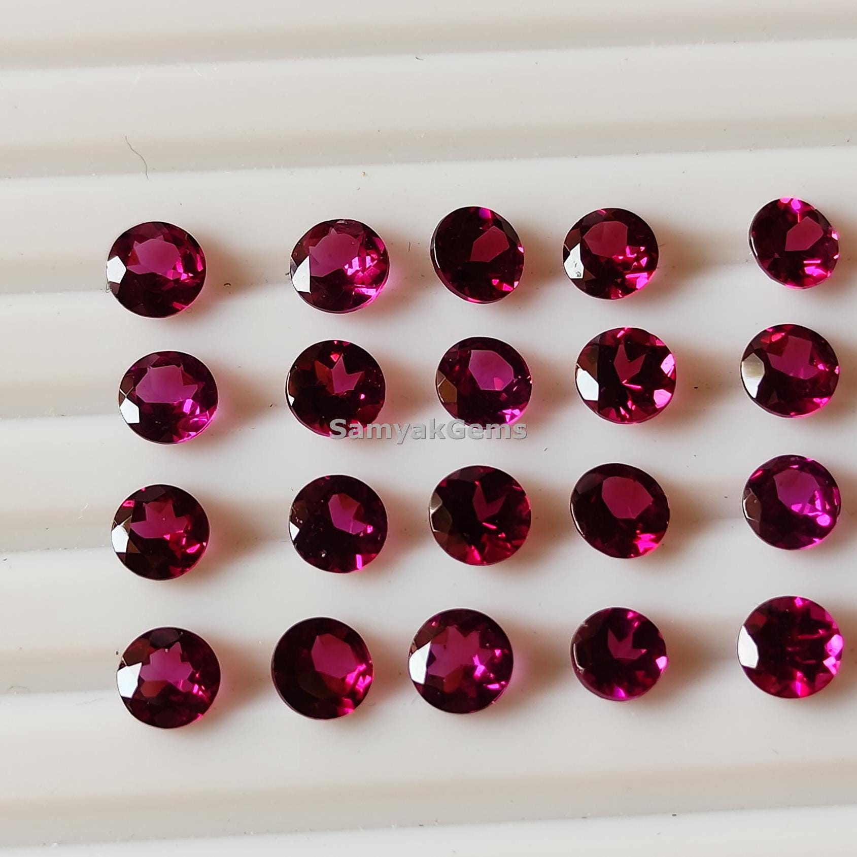 Grenat Rhodolite Naturel 2.52 Carats – Coupe Ovale, Couleur Rouge, Clarté VS1