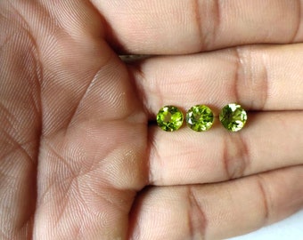 Faceted Round Peridot Loose Gemstone lot, AAA Tiny Peridot Gemstone,2-6mm peridot faceted tiny round gemstone,10-50Pcs Peridot round Stone