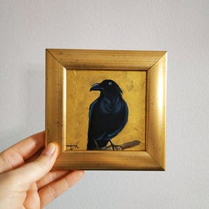 Pintura de cuervo Arte original Pájaro Arte pequeño Miniatura con marco dorado de hoja de oro 4x4 pulgadas