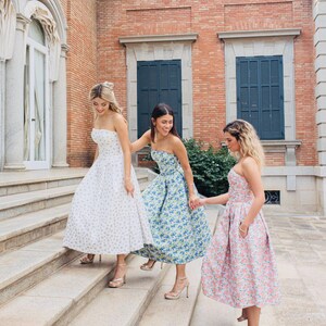 If you're passionate about versatile fashion, we present to you this delicate sky blue strapless dress, which is perfect for your most exclusive invitations.