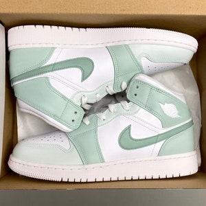 Seafoam green shoelaces hotsell