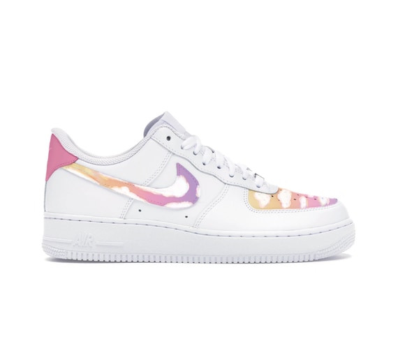 Custom Sneakers, Nike Air Force 1, Weiche Pastellwolken, Verträumt
