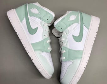 Jordan Schoenen Schoenen Mintgroen Jordan Mid, Matcha Green, Light