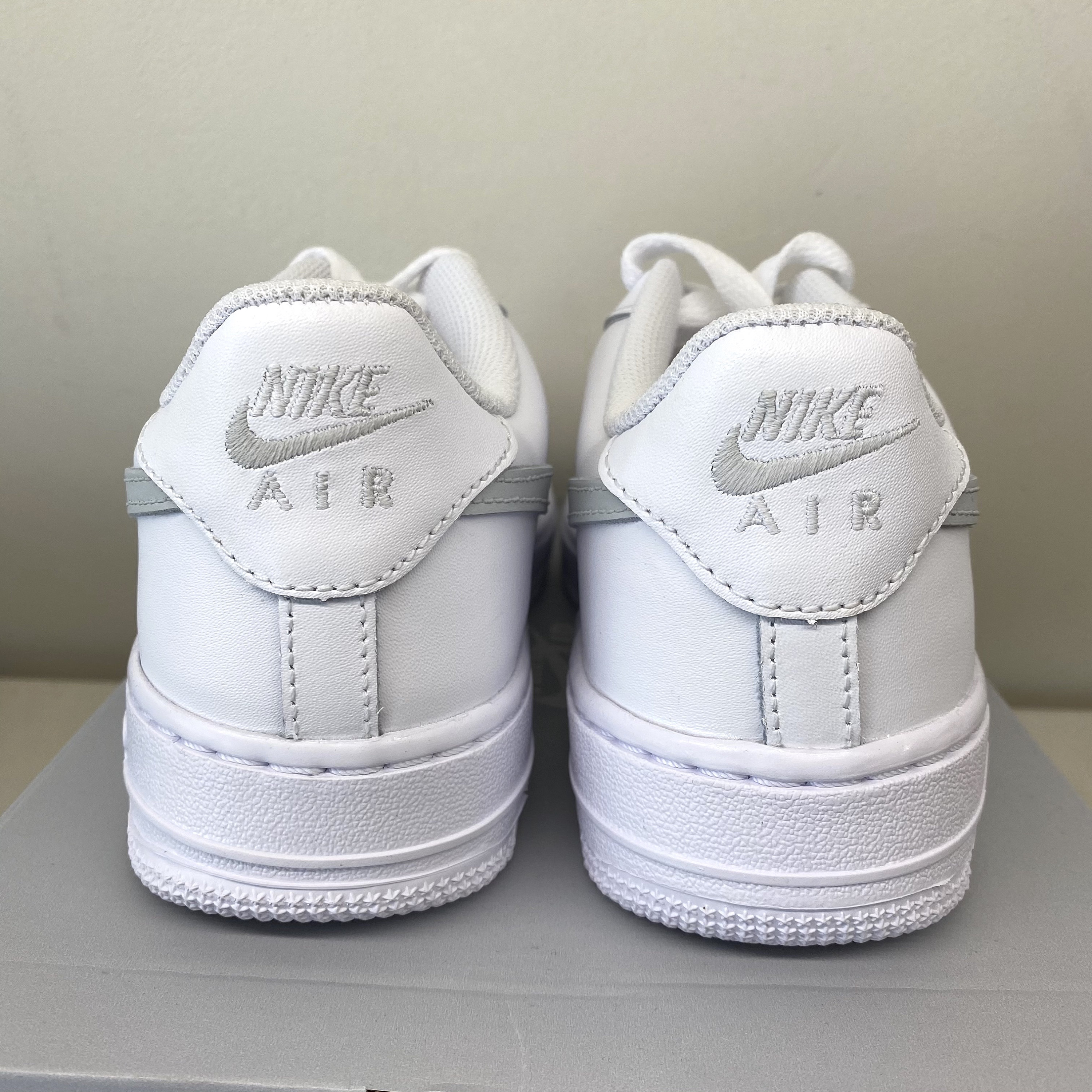 P144 未使用 美品 NIKE ナイキ AIR FORCE1 MID エアフォース1