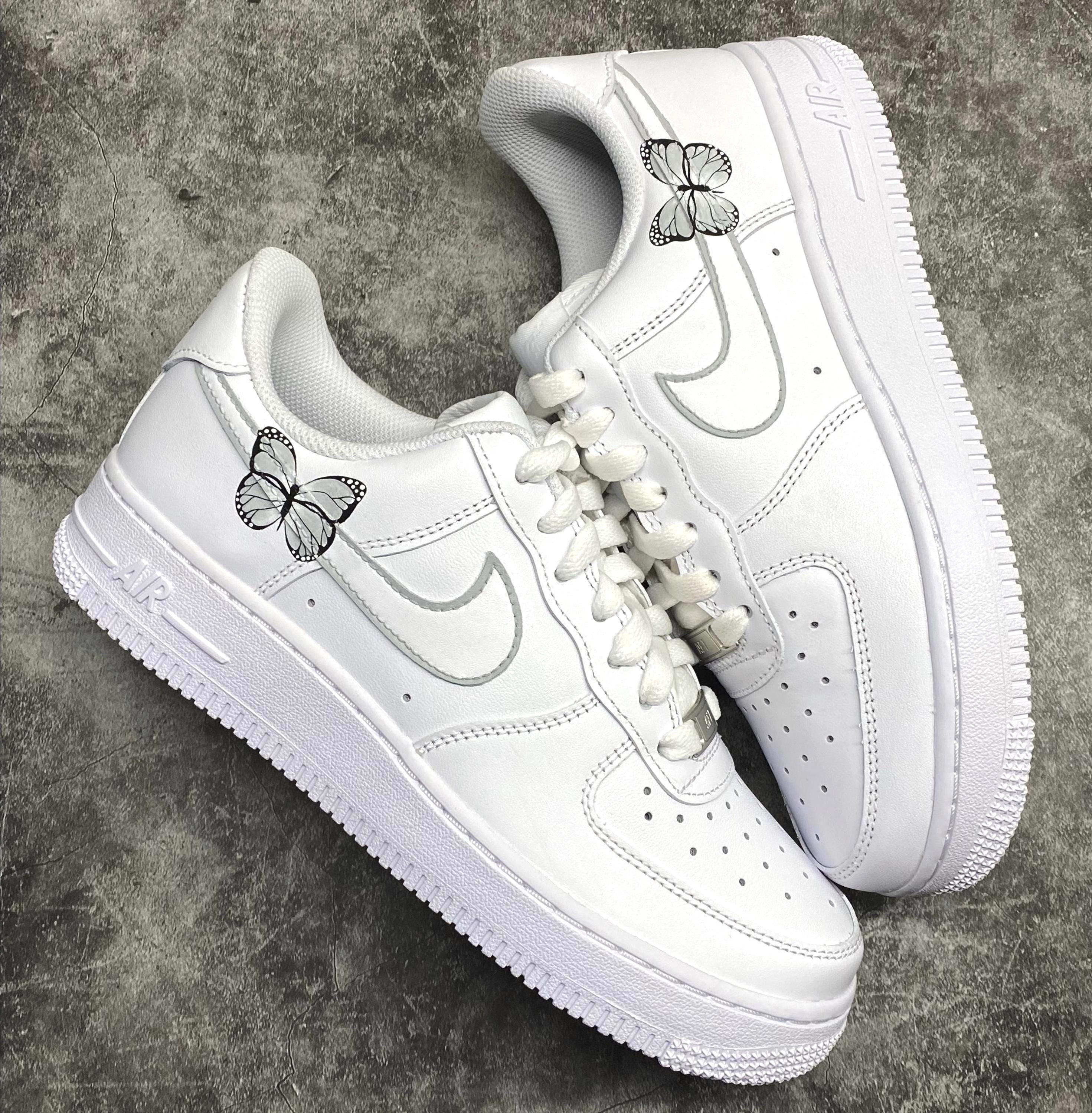 Nike Air Force 1 ホワイト 蝶のプリント ハンドメイド