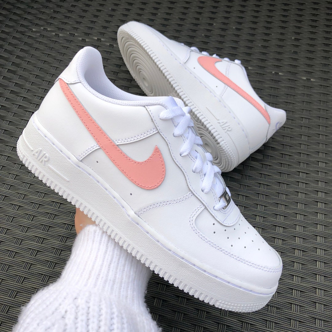 Nike Air Force 1 Women's in White/Oracle Pink