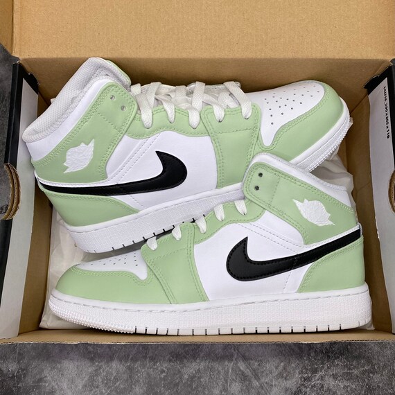 Nike Air Jordan 1 Mid Dutch Green (W) | CZ0774-300 | LUSSO Footwear