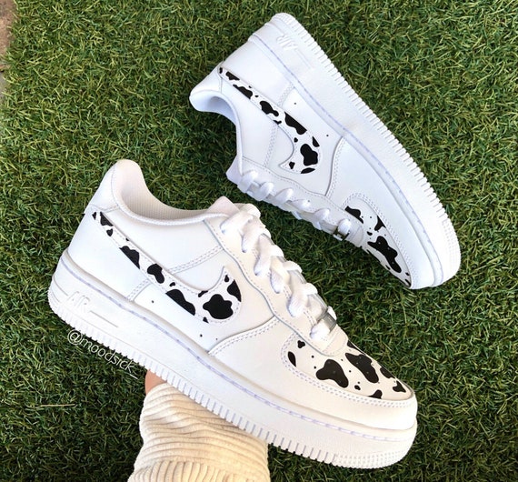 Mascotas castillo Subproducto Zapatillas personalizadas Nike air force 1 estampado de vaca - Etsy España