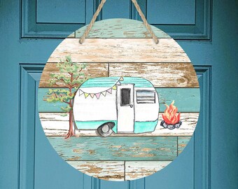 Bienvenido a Camping Teal Puerta Han colgador 12.5" Ashley Dodd Plantilla Sublimación Diseño Camper Trailer Familia Bienvenida PNG Diseño Digital