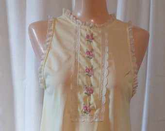 Vintage yellow sleeveless night gown