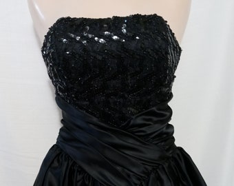 Vintage black strapless prom dress