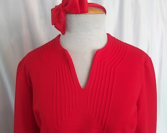 Vintage red dress with neckline design