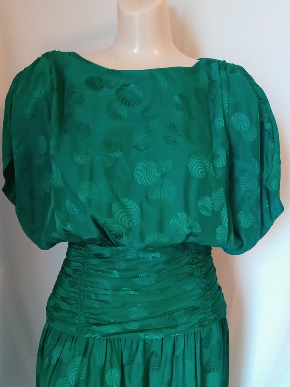 slim fit dress slacks Emerald Green Abstract Blouson Midi Dress main image 1