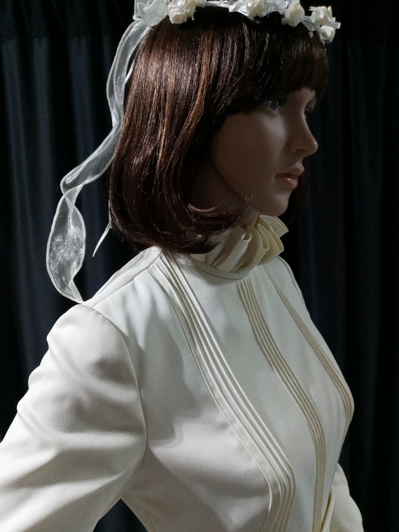 Vintage off white high ruffled neck wedding gown - image 3