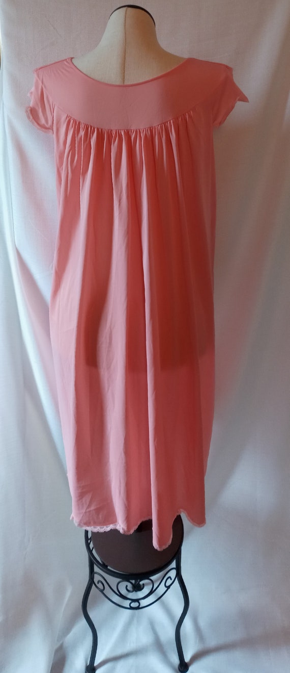 Vintage pink gown and robe set - image 8