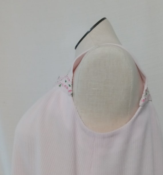 Vintage pale pink sleeveless house dress - image 4