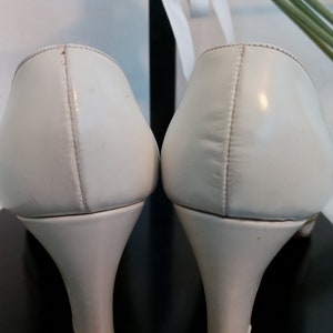 Vintage pearl white and gold shoes image 9