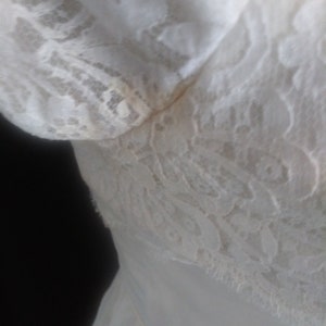 Vintage white lace short sleeve gown with veil image 7