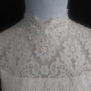 Vintage white lace short sleeve gown with veil image 4