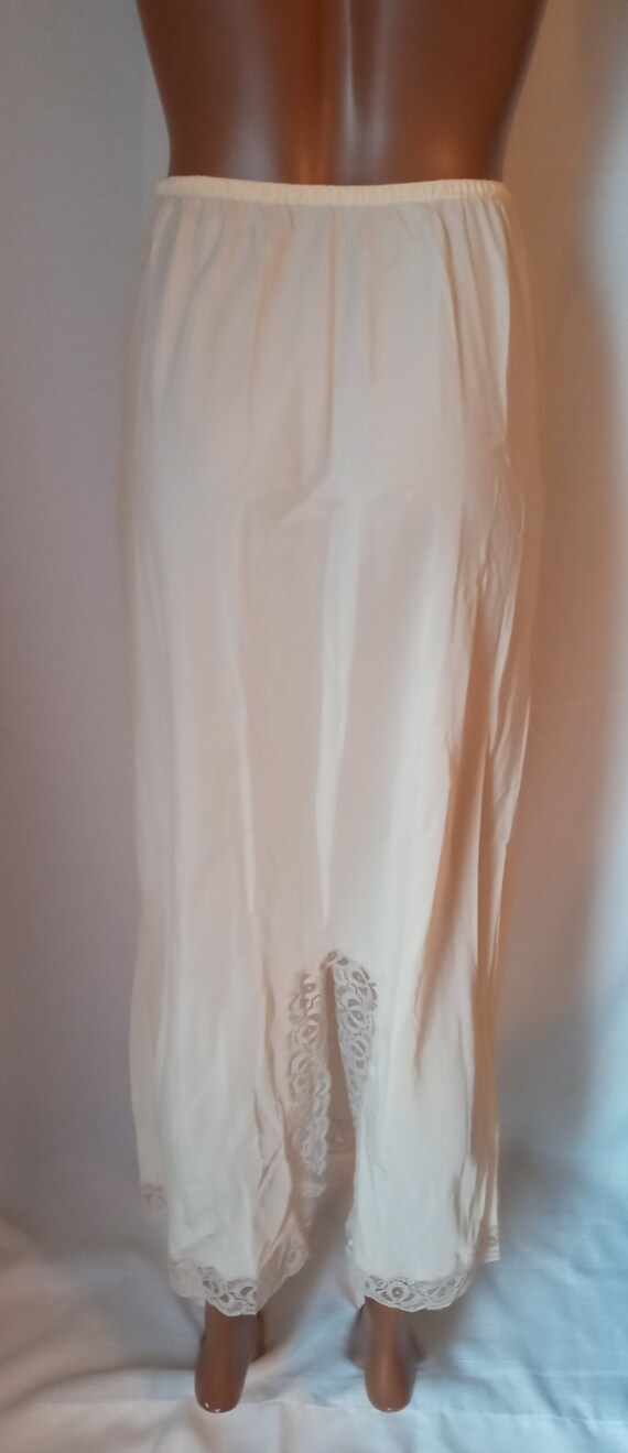 Vintage cream half slip Gem