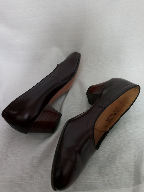 Vintage brown perforated pumps - image 2