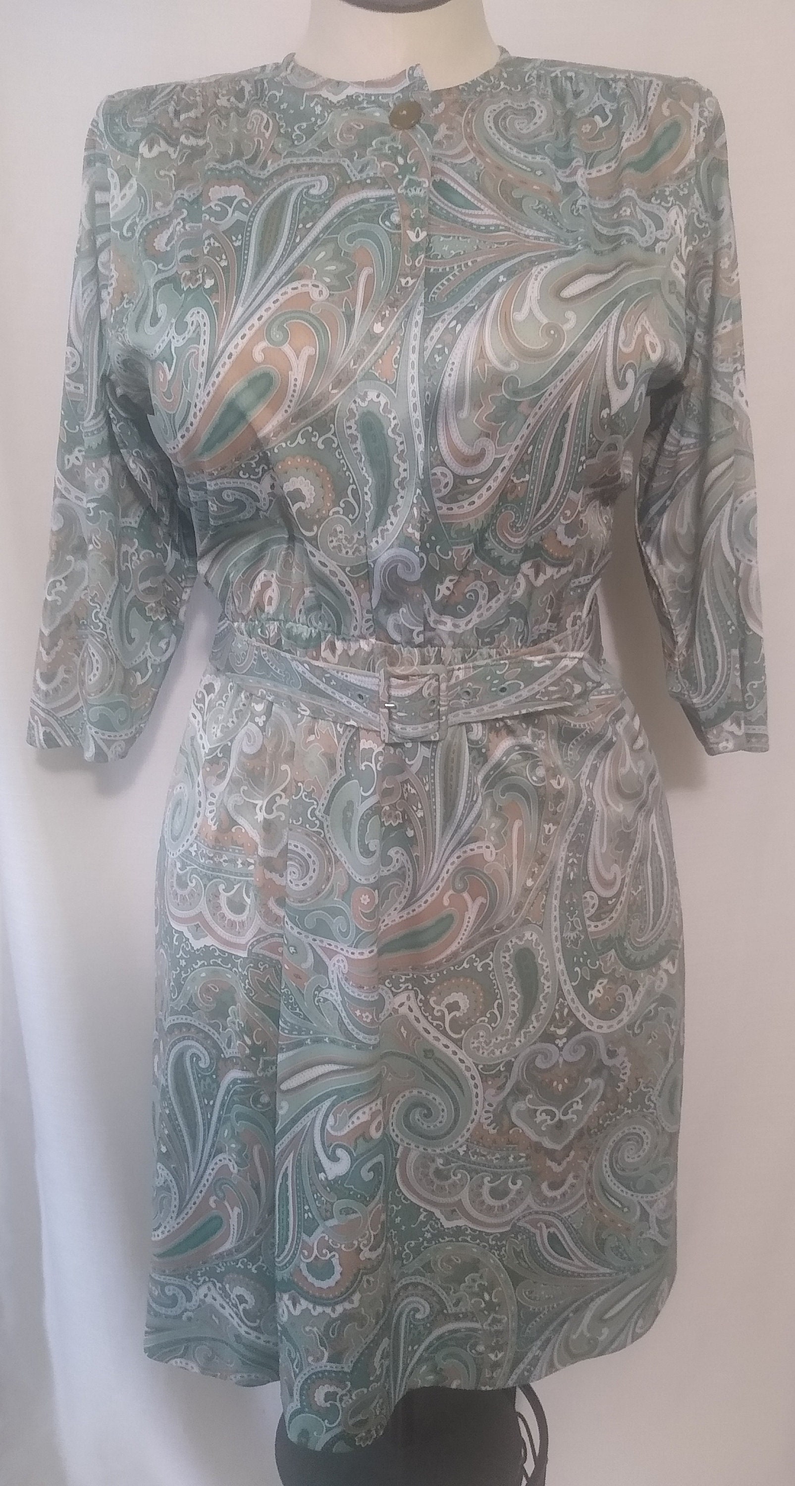 green emerald velvet dress Paisley & Floral Pattern Cover-Up Dress – COMFYLUXE main image 1