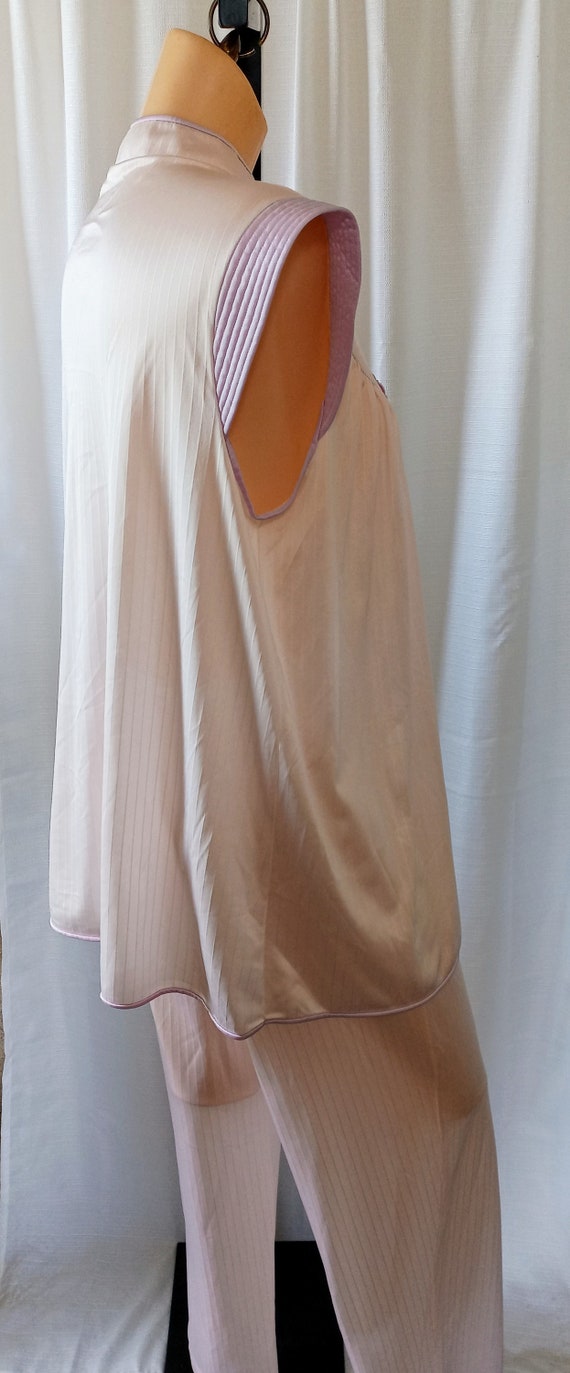 Vintage peach and lavender pajama set - image 7