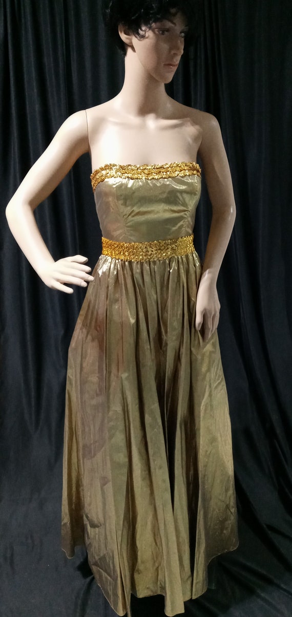 Vintage gold lame' strapless gown - image 3