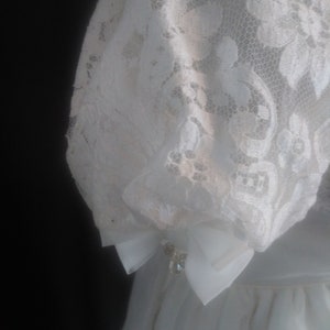 Vintage white lace short sleeve gown with veil image 6