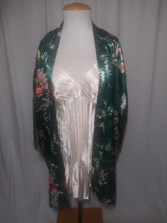 Vintage green asian-inspired robe - image 4