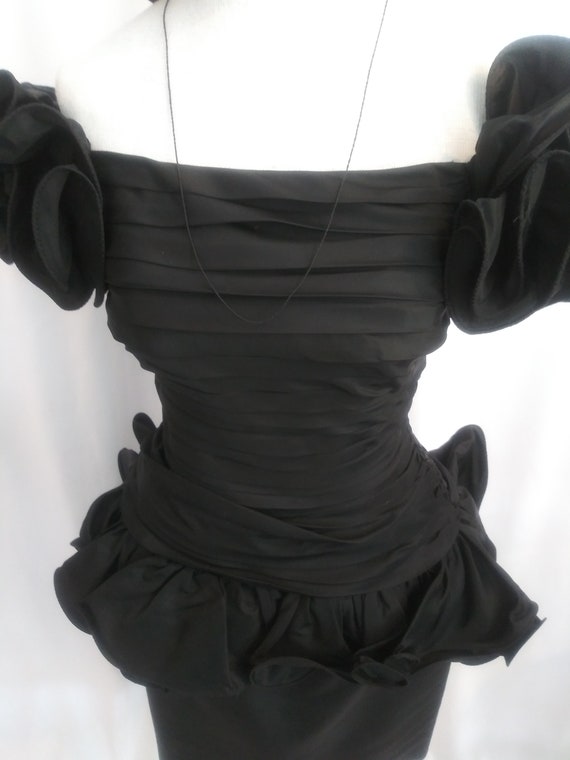 Vintage black ruffled party dress - image 4