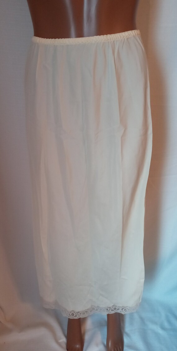 Vintage cream half slip Gem