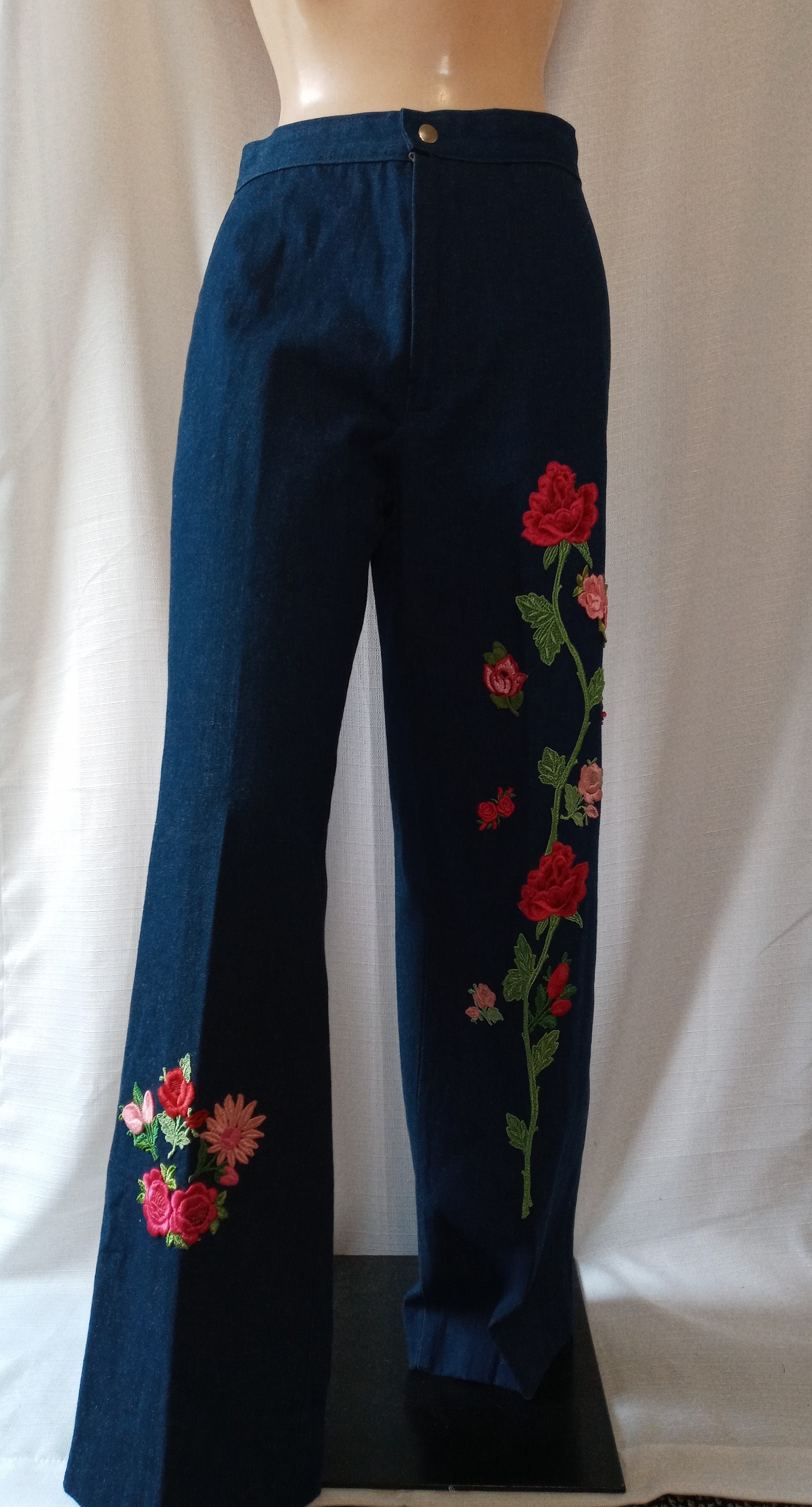  VooZuGn Straight Leg Slim Jeans Embroidered Rose Pants